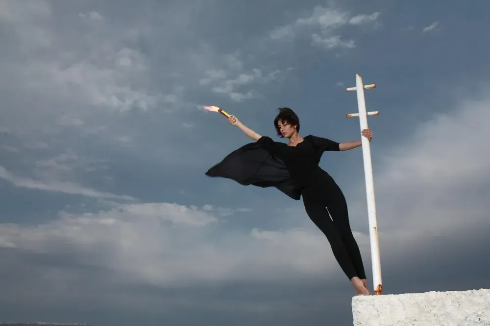 umbrella, alone, sad, depression, abandoned, portrait, woman, beautiful, sad girl, young model, model, human, view, person, people, face, girl, fashion, young women, beauty, young girl, make-up, lady, model beauty, youth, looks, innocence, eyes, smile, sweet girl, aesthetic, modern, to wait, sign, fire, torch