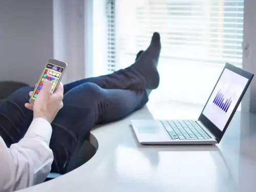 Sốc: Nghiên cứu chốt hạ làm 5 ngày thì mất 1 ngày ngồi chơi - Dev bảo 'Xưa rồi diễm!'