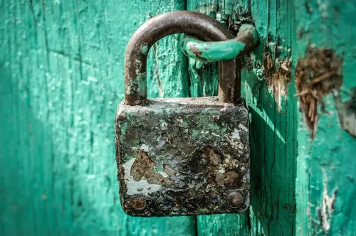 padlock, locked, secured, lock, old padlock, old lock, rusty, old, close, rust, security, rusty lock, rusty padlock, lock, lock, lock, rust, security, security, security, security, security