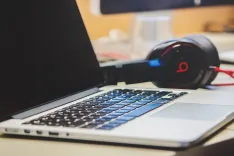 macbook, laptop, computer, technology, business, office, desk, beats, headphones, beats, headphones, headphones, headphones, headphones, headphones
